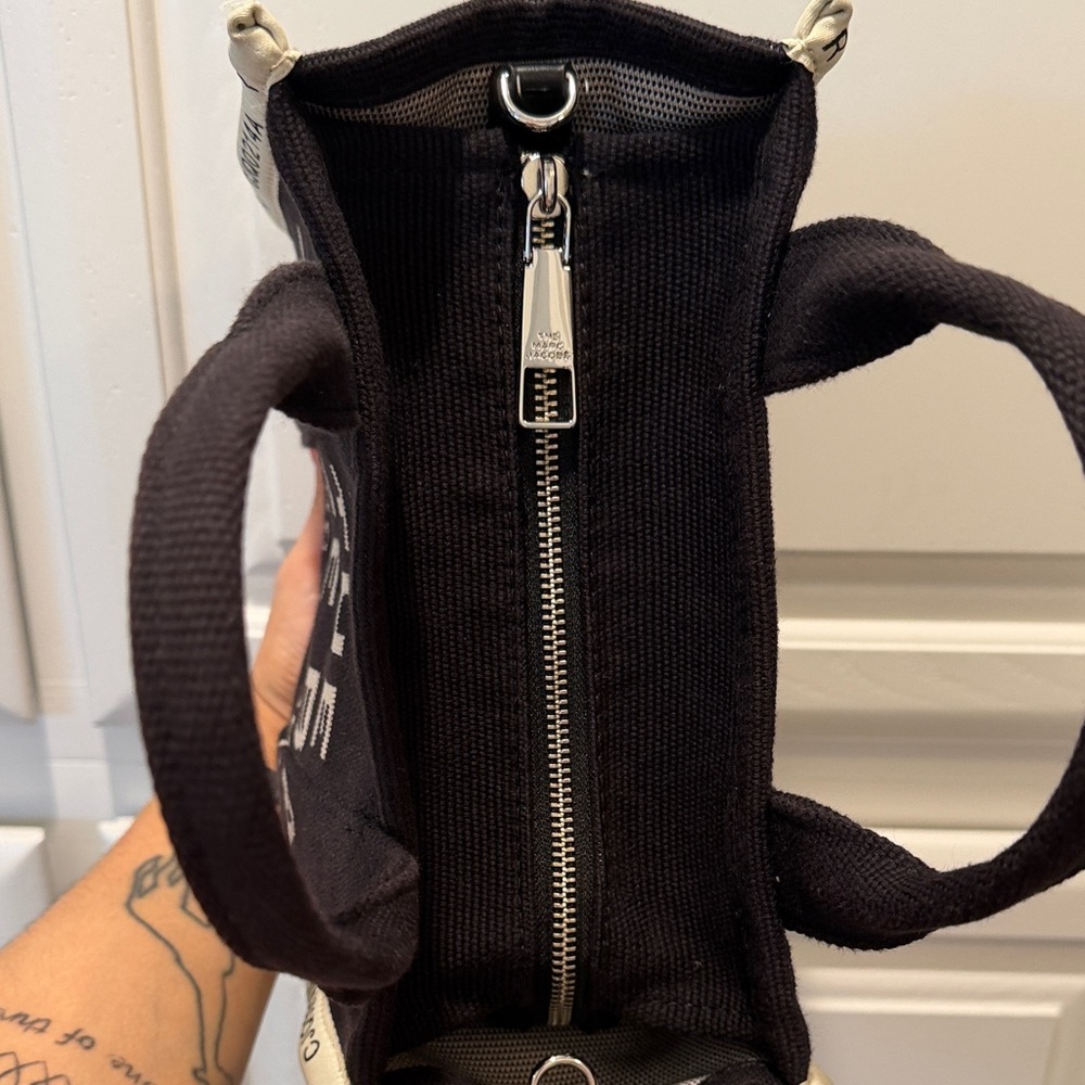 Marc Jacobs Jacquard Tote Black and Cream Canvas 'The Tote Bag' - Picture 10 of 10